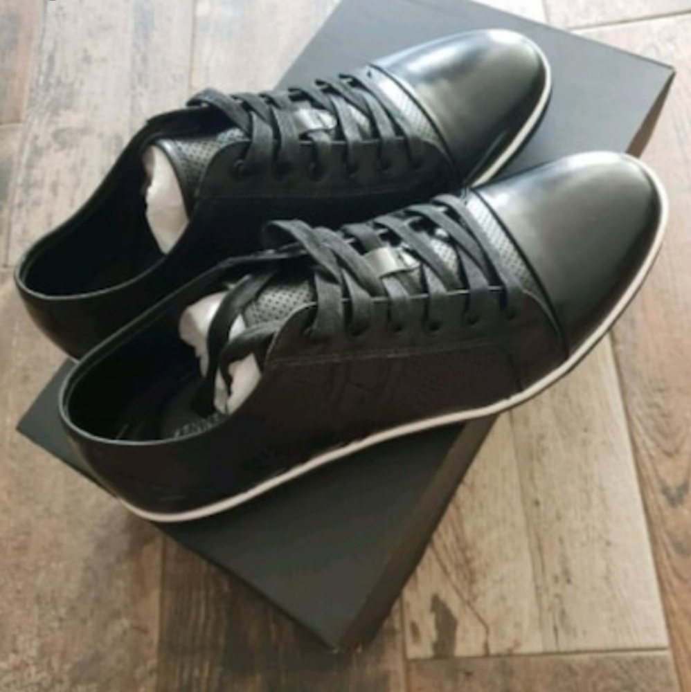 Kenneth Cole Sneakers 10.5